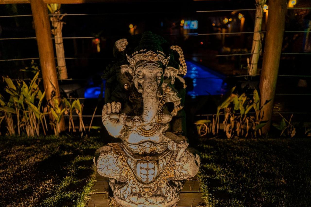 Hotel ॐ Rosa Astral ॐ Praia do Rosa Esterno foto